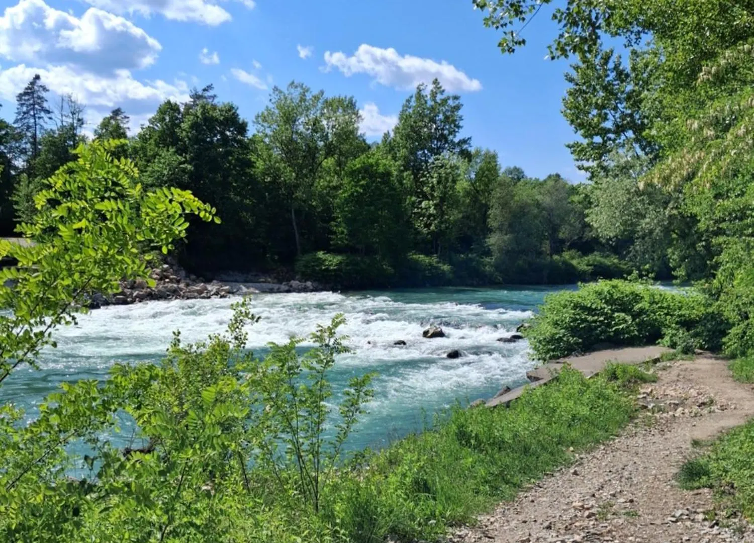 Garden Room For Two People With Additional River Site To Put Up Your Tent Price Includes Two Bicycles For Amazing Views And Two Water Floats For Mega River Run Check My Video On Youtube By Writing How To Find And Use Your Accommodation In Любляна Кемпинг
