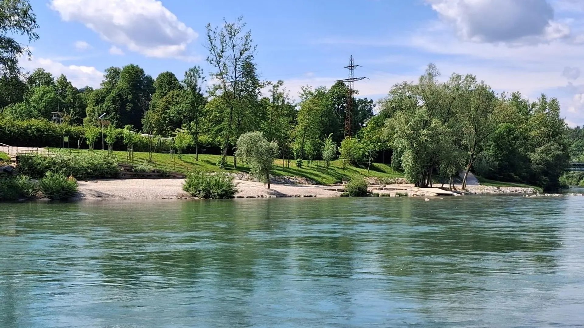 Garden Room For Two People With Additional River Site To Put Up Your Tent Price Includes Two Bicycles For Amazing Views And Two Water Floats For Mega River Run Check My Video On Youtube By Writing How To Find And Use Your Accommodation In Любляна Кемпинг